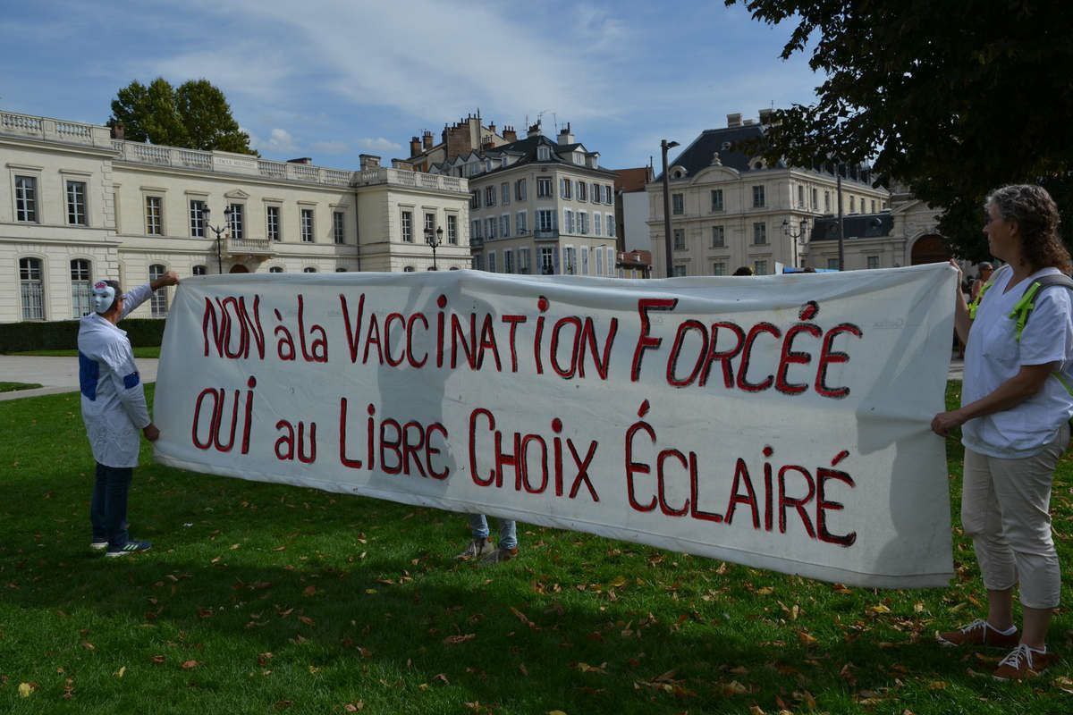 Non  la vaccination force